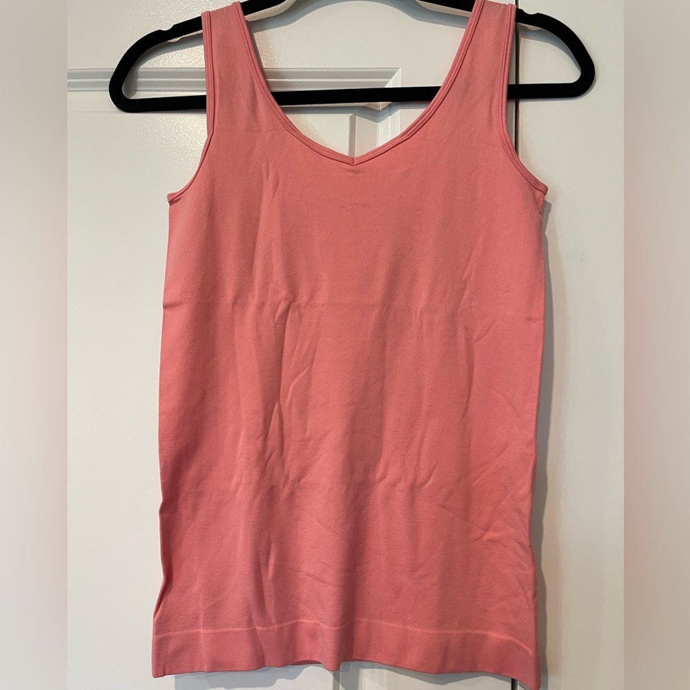 Salmon colored reversible tank